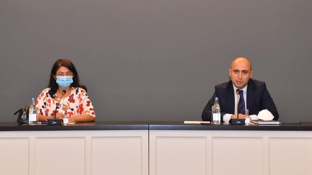 Təhsil naziri kollektivə təqdim edildi - FOTO