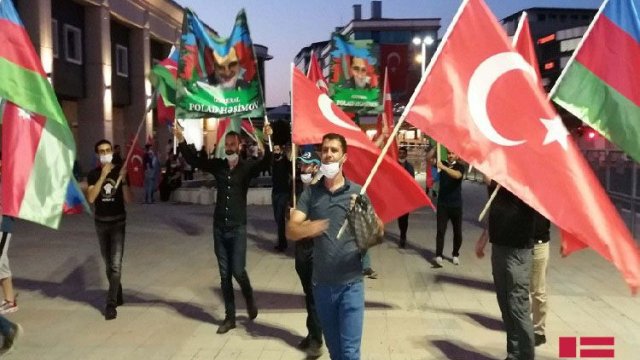 İstanbulda yenidən Azərbaycana dəstək mitinqi keçirildi - FOTO