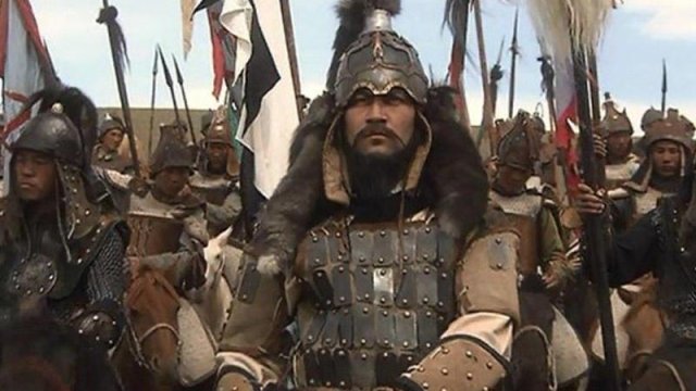 Monqol xanları arasında İslam dinini qəbul etmiş ilk şəxs kim olmuşdu?