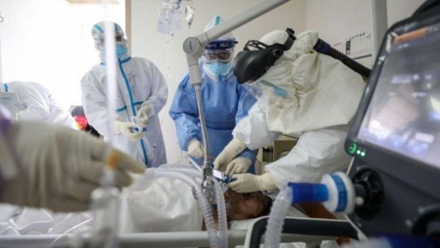 Azərbaycanda 43 yaşlı qadın müəllim koronavirusdan öldü - FOTO