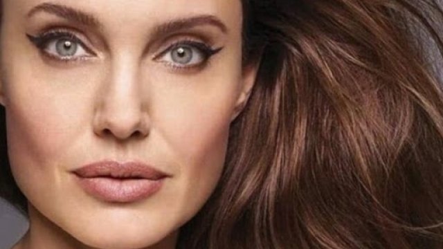 Ancelina Colinin heç vaxt dərc olunmayan şəkilləri yayıldı - FOTO
