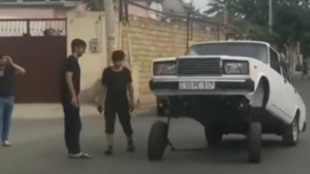 Maşın “şou”su davam edir - Bu dəfə paytaxt küçələrində...