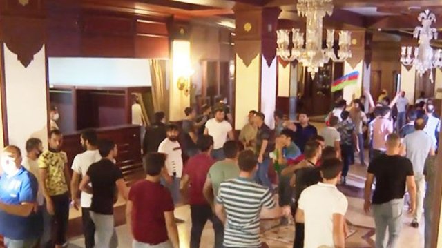 Milli Məclisə basqın edən dəstənin daha üç üzvü tutuldu - ADLAR