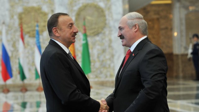 İlham Əliyevdən Lukaşenkoya TƏBRİK