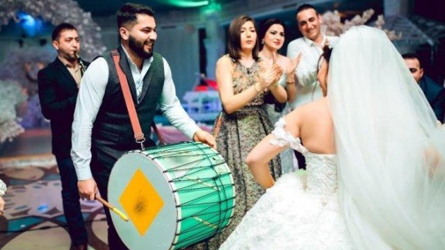 Toylar bu qaydada keçirilsin - TƏKLİF