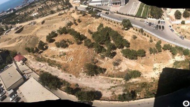 Bakıda parkın ərazisində qanunsuz bina tikilir? - FOTO