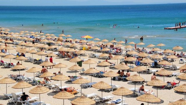 Bakı çimərliklərində dənizə girmək QADAĞAN EDİLDİ