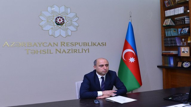 Emin Əmrullayev  şagird və valideynlərlə görüşdü - FOTO