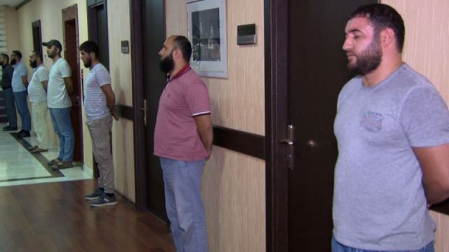 Sumqayıtda bir nəfərə zor tətbiq edib, çəkənlər saxlanıldı - VİDEO