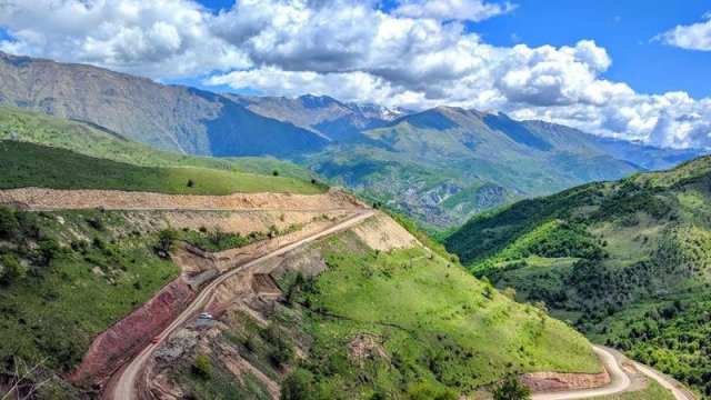 Ermənilərin Kəlbəcərdə tikdiyi yeni evlərin peyk görüntüləri yayıldı - FOTO