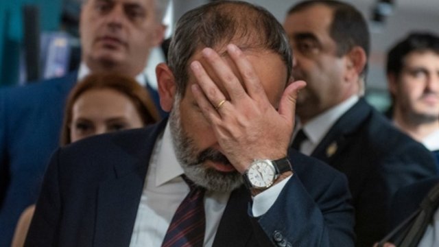 Paşinyandan müsahibə alan jurnalist: “Bu, ona ciddi problemlər yaradıb”