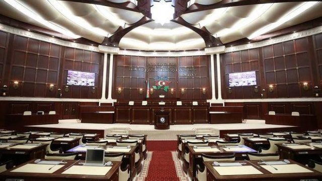 Boş qalan deputat yerləri üçün seçkilər nə vaxt keçiriləcək? - AÇIQLAMA