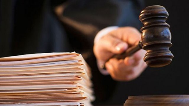 Polislə mollanın məhkəmə çəkişməsi: \