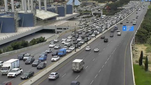 Paytaxtın bu küçə və prospektlərində sıxlıq müşahidə olunur