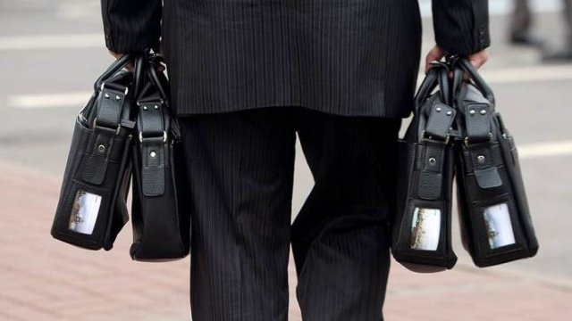 Koronavirus məmurların biznesini necə ÇÖKDÜRÜR?