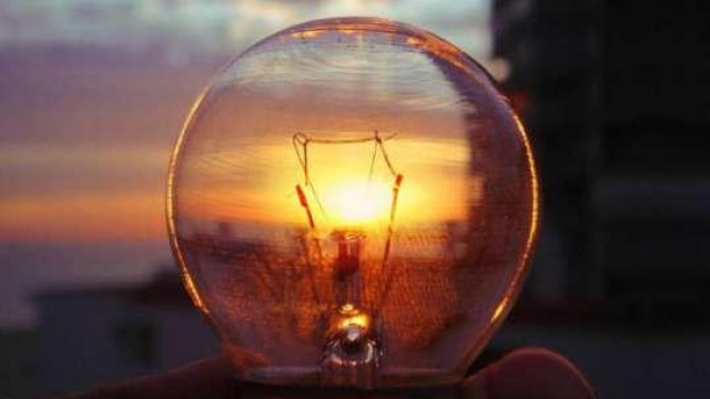 Bakının bəzi əraziləri işıqsız qalıb - SƏBƏB