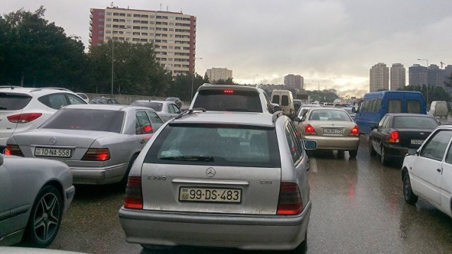 Sumqayıtdan Bakıya gələn yolda tıxac yarandı - FOTO