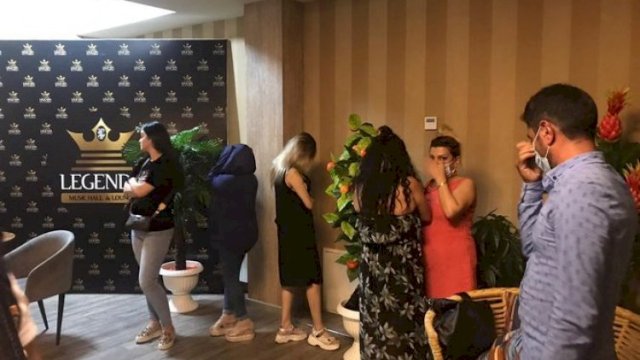 Karantin qaydalarını pozan restoran aşkarlandı - 46 nəfər cərimələndixa0