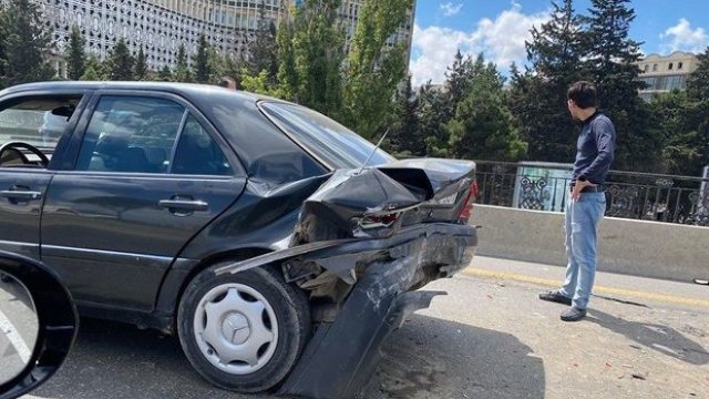 Bakıda zəncirvari qəza tıxac yaratdı - FOTO