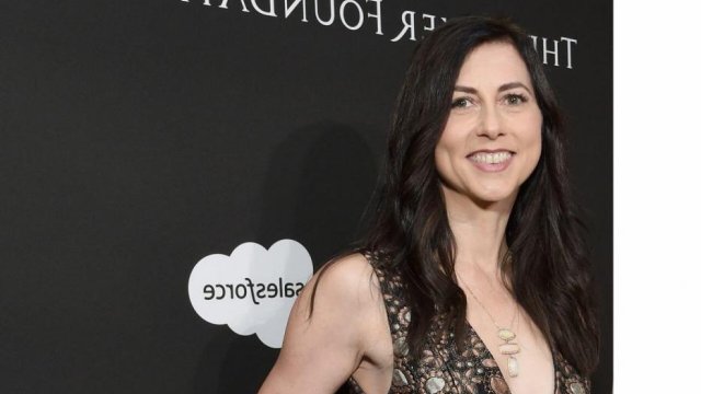 Dünyanın ən varlı qadını bəlli oldu