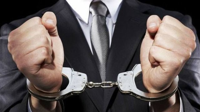 Korrupsiya İdarəsi əməliyyat keçirdi: vəzifəli şəxslər həbs olundu