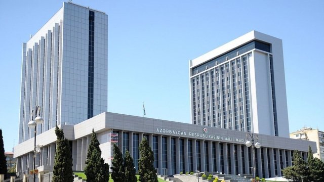 İqtisadi siyasət, sənaye və sahibkarlıq komitəsi toplanır - 8 məsələyə baxılacaq