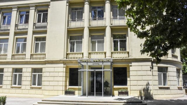 Məktəblərdə sosial məsafənin təmin edilməsi ilə bağlı təlimat hazırlandı