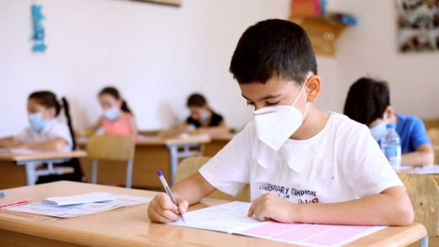 Şagirdlər sinifdə bu qaydada oturacaq