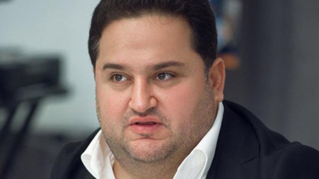 Murad Dadaşov aparıcını 