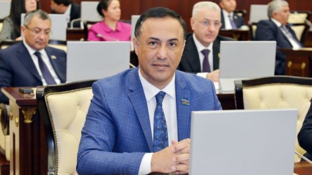 Elman Nəsirov Siyavuş Novruzovdan danışdı: “Özünəməxsus əşyaları götürüb”