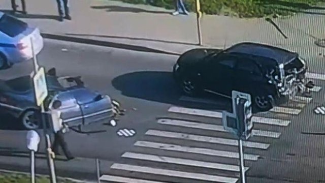 Avtomobilin iki yerə bölündüyü dəhşətli qəzadan ANBAAN VİDEO