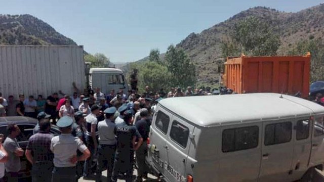 Ermənilərdən böyük təxribat: Livanlı ermənilərin böyük köçü