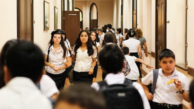 Məktəblərdə tənəffüs vaxtı zəng çalınmayacaq