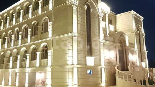 Bakıda satışa çıxarılan milyonluq villalar - FOTO