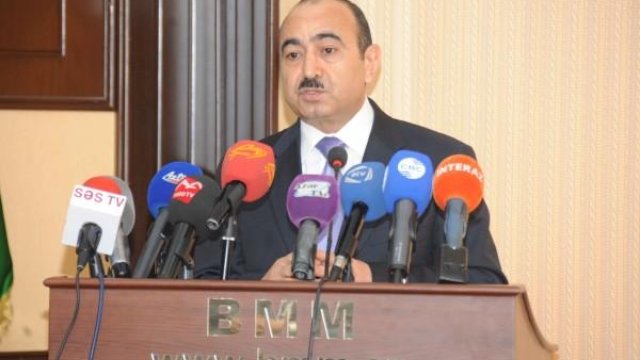 Əli Həsənov BMM-in anbarını spirtli içkilərin satış mərkəzinə çeviribmiş