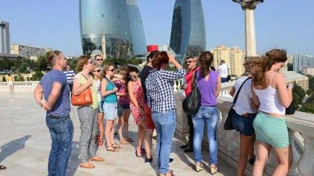 Yüzlərlə şəxs yaşamaq üçün Azərbaycana gəlib - Ölkəmizi seçənlər kimlərdir?