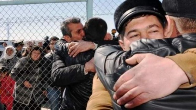 “Deputatın sürücüsü kimlərinsə adını əfv siyahısına saldırıb”