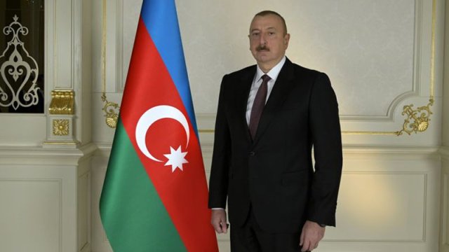 İlham Əliyev çilili həmkarını təbrik etdi