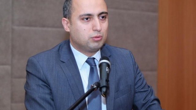 Təhsil naziri 125 məzunu qızıl medalla TƏLTİF ETDİ