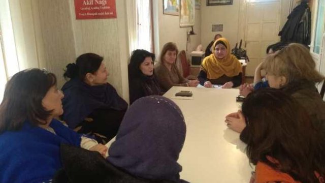 Azərbaycan qadınları Anna Akopyanıxa0xa0ittiham etdilər: “Sülhpərvər dona” bürünmüşdü”