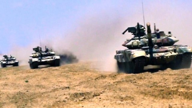 Tanklarımız da hərəkətə keçdi - Müdafiə Nazirliyi video yaydı