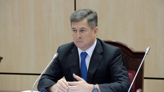 Kərəm Həsənovun bacısının 1 milyonunu mənimsəyən baxıcı EVƏ BURAXILDI