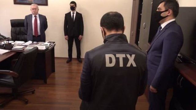DTX-nın həbs etdiyi şöbə müdiri ev dustaqlığına BURAXILDI