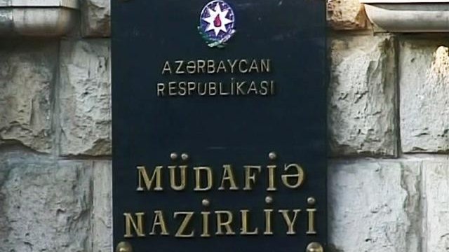 Düşmən hərbi texnikasını qoyub qaçır - RƏSMİ