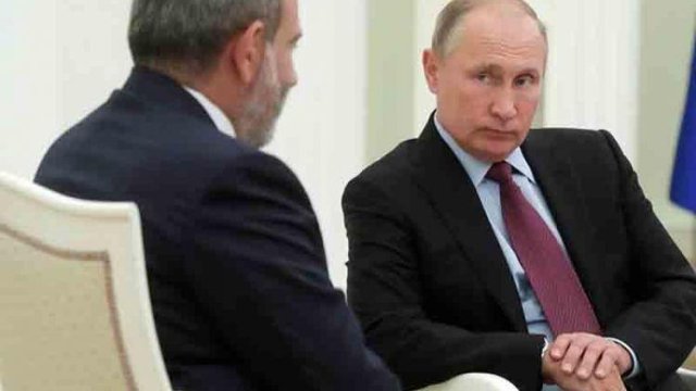 Paşinyan Putinə yalvardı