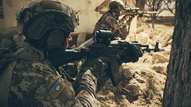Polkovnik: Azərbaycan ordusu irəliləyir və Ermənistan panika içərisindədir