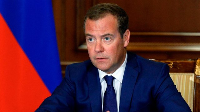 Medvedev də məsləhət verdi: 