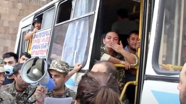 Erməni ordusunda kişi çatışmazlığı: qadınlar cəbhəyə göndərilir – FOTO