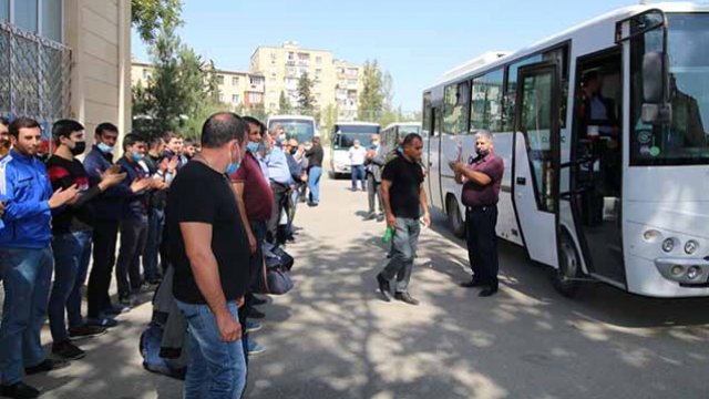 Hərbi vəzifəlilər cəbhəyə yola salındı - FOTO