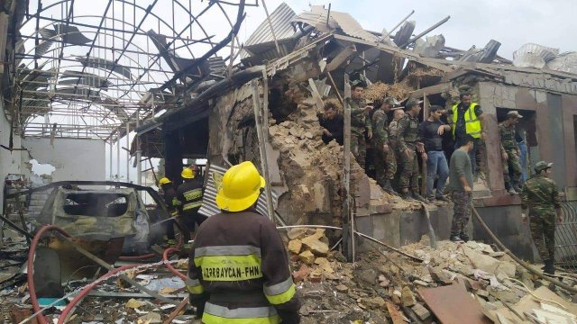 Gəncəyə raket atəşindən sonra 1 ölü, 4 yaralı var - FOTO